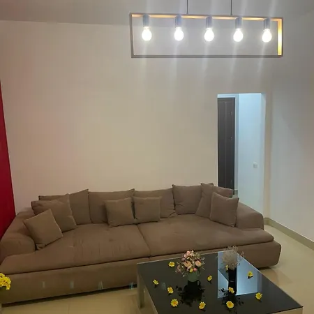Big With 3 Bedroom In Center