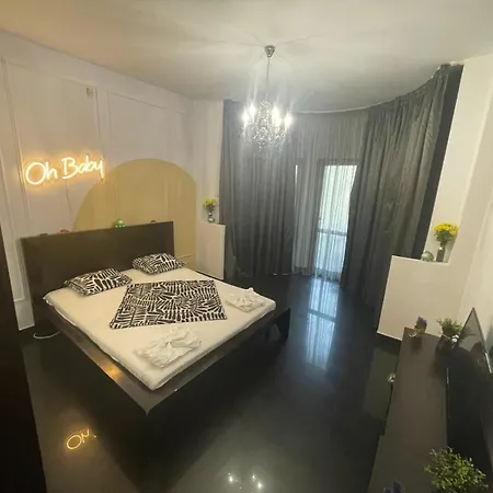 Big With 3 Bedroom In Center 布加勒斯特